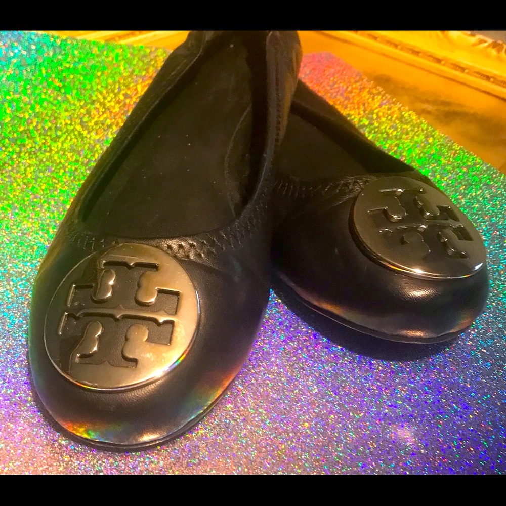 Tori Burch black/silver flats 8. Great condition!
